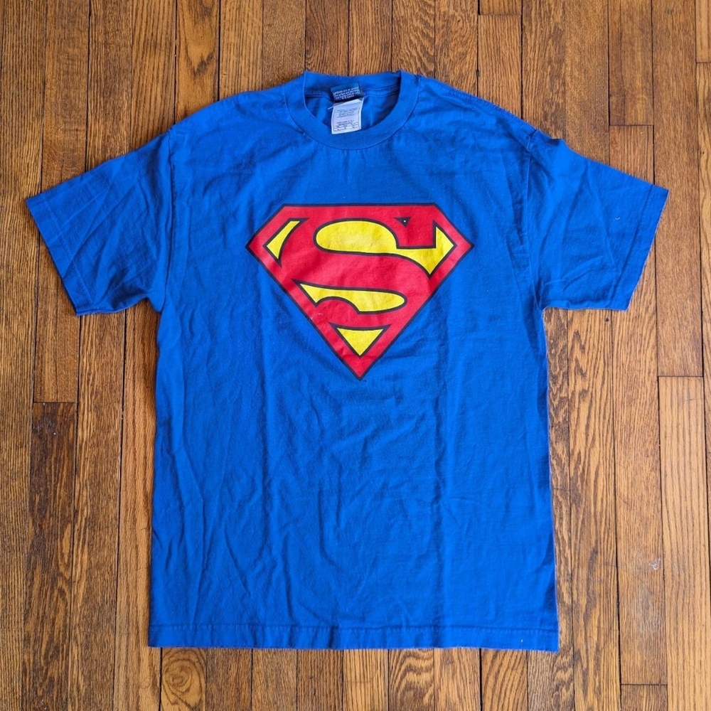 Vintage 00's Superman Logo Graphic T-shirt